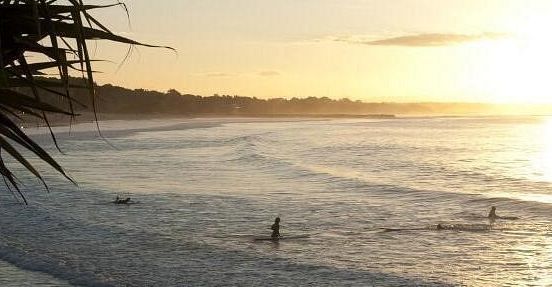 Noosa Market Stays Warm as Winter Looms